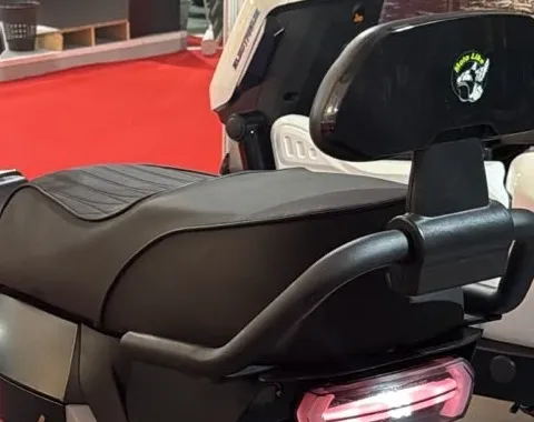 Selle deux places et dosseret passager du M26